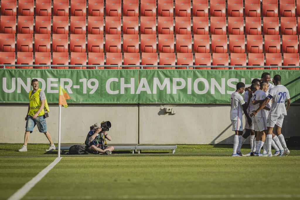 Počas zápasu A-skupiny Majstrovstiev Európy vo futbale hráčov do 19 rokov medzi reprezenáciami Slovenska a Francúzska na Štadióne Antona Malatinského v Trnave.
