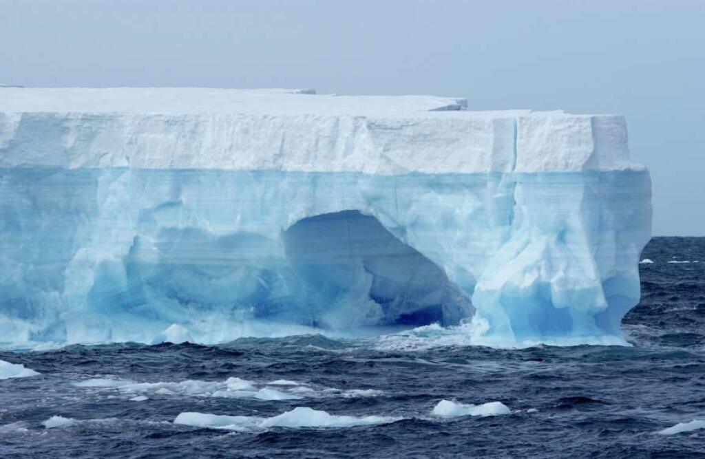 Южный океан является океаном. Море Росса Антарктида. Южный океан. Южный океан цвет воды. Южный океан фото.