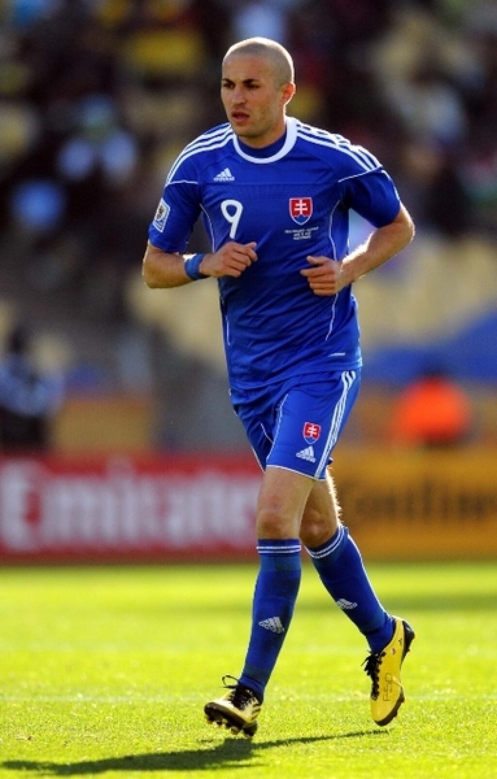 Azda najlepšie spomienky na prvého súpera našich futbalistov na ME má Stanislav Šesták. Ten vsietil v kvalifikácii na MS 2010 Poliakom v domácom zápase 2 góly.