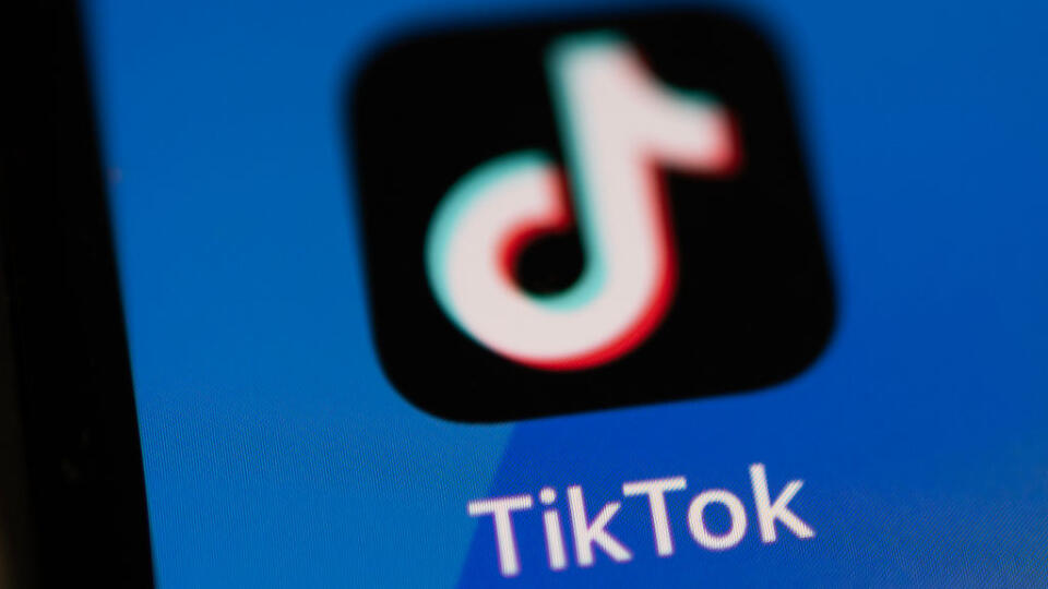 Biely dom v utorok podporil návrh zákona, ktorý by v Spojených štátoch umožnil úplne zakázať čínsku aplikáciu TikTok na zdieľanie videí. Vyhlásil to poradca amerického prezidenta pre národnú bezpečnosť Jake Sullivan.