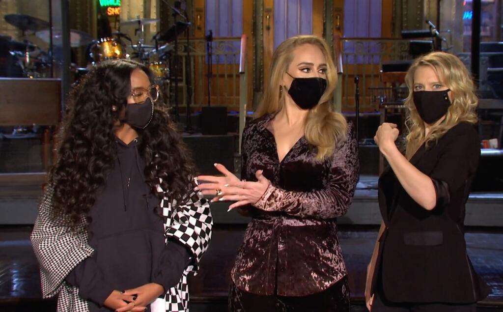 Britská speváčka Adele sa predstavila v prvej upútavke na talk show Saturday Night Live, ktorú pomôže moderovať.