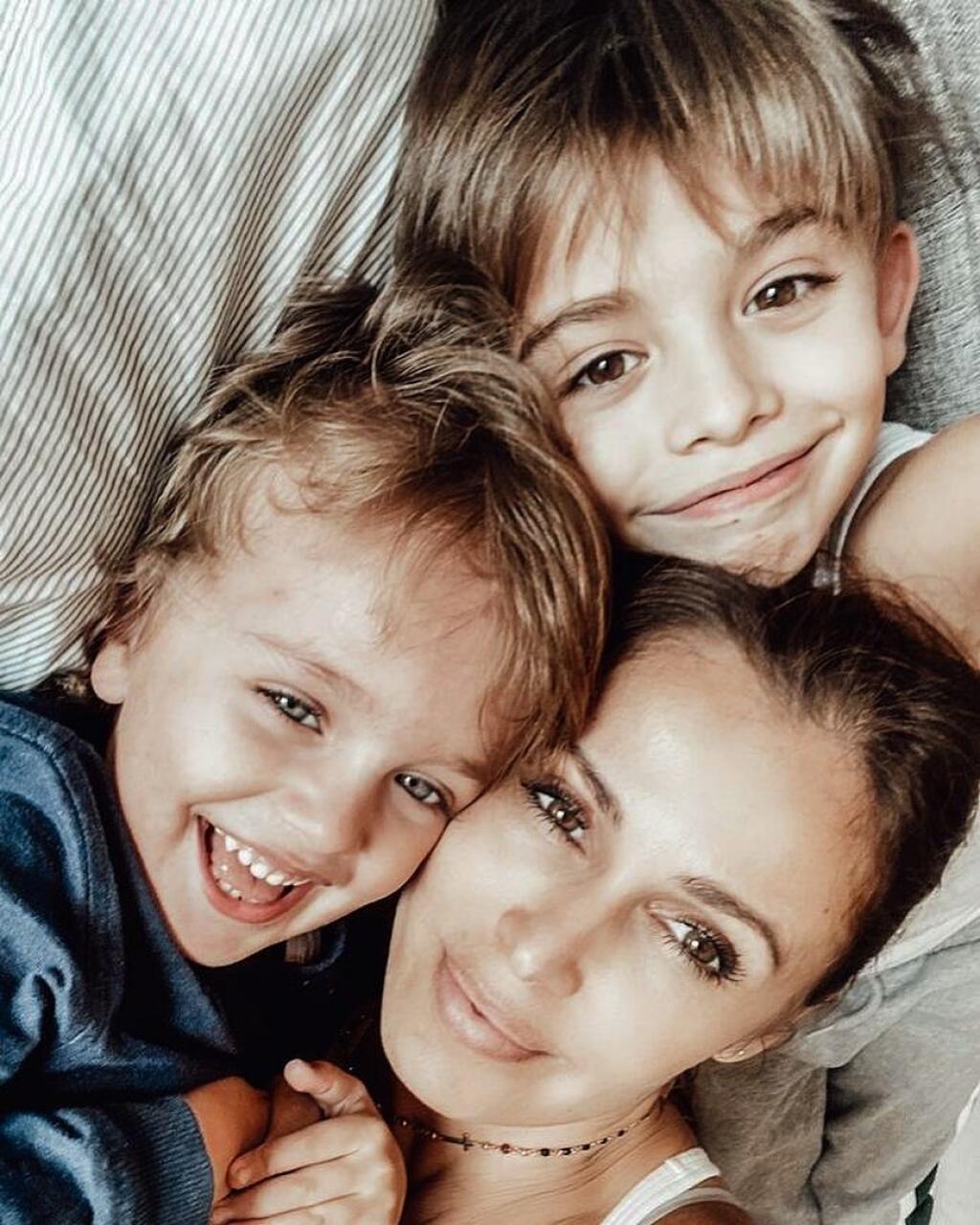 Lenka Šóošová oslávila so synmi Mikuláša domácou pohodou.