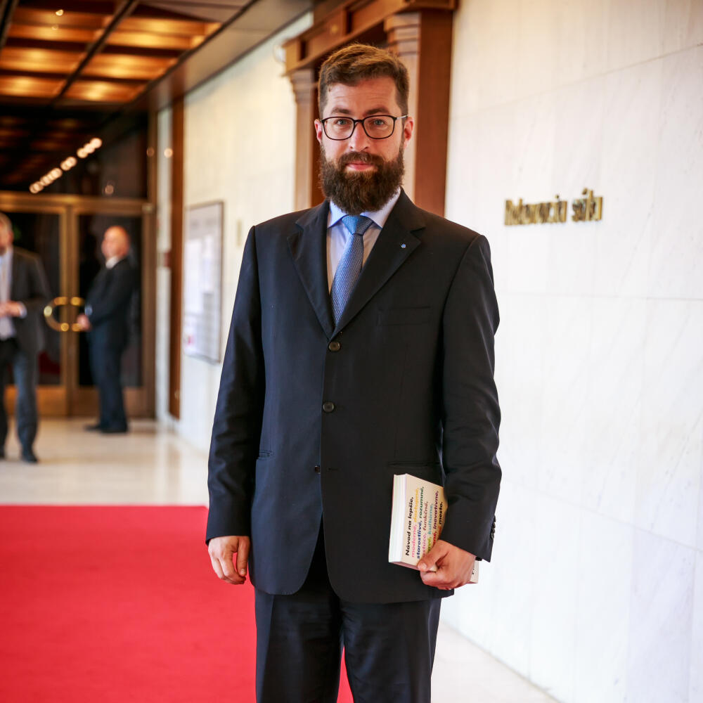 Módna policia v NR SR. Na snímke Martin Poliacik.