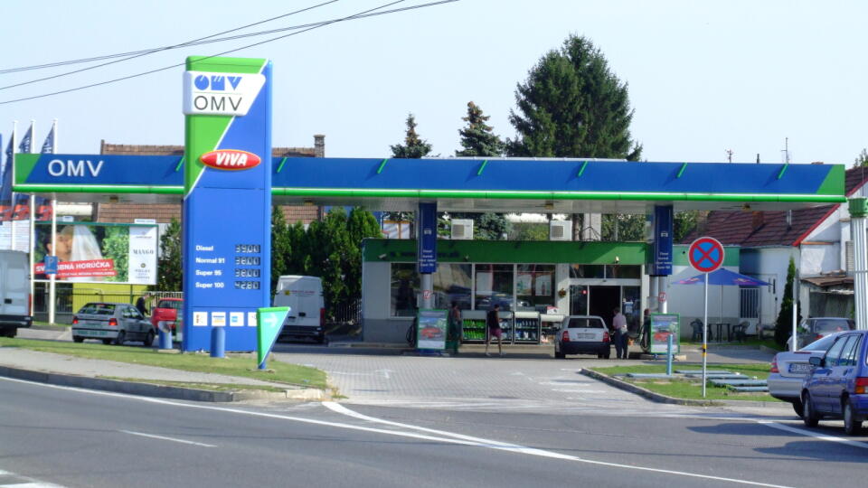 Benzinova pumpa
OMV na Gagarinovej ul.
rozdieli v cenach PHM
29.9.2006 Bratislava
foto Ján Zemiar
pôvodný súbor:DSCF4065_JZ.JPG