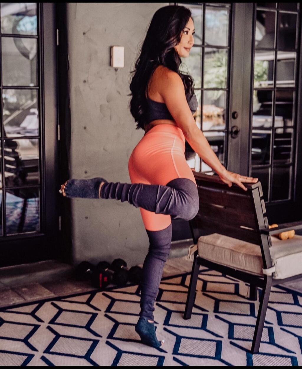 Wrestlerka Gail Kim rada ukazuje svoje vyšportované telo.