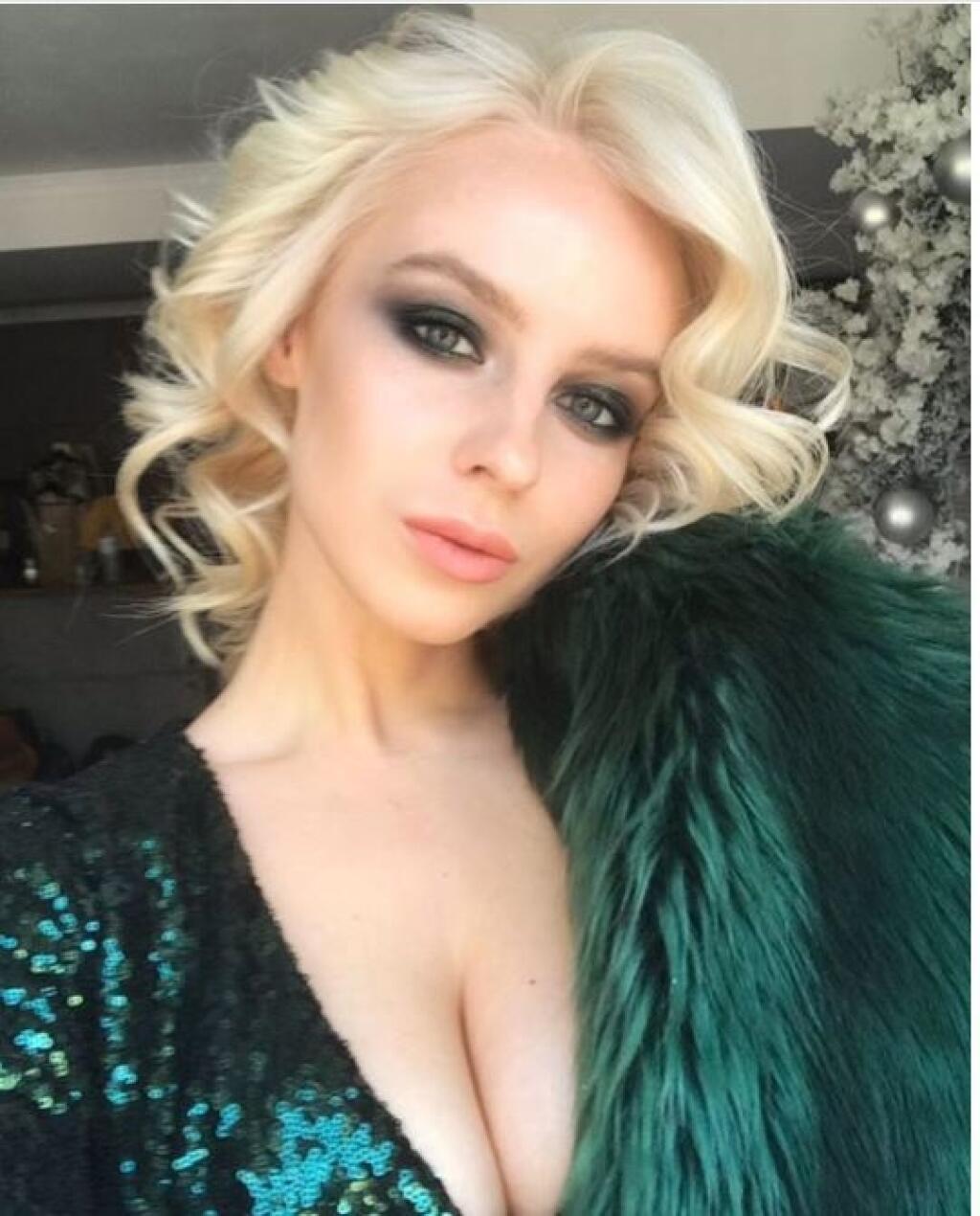 Reportérka z Ufy Uljana Trigubčaková nafotila pre hokejistov sexi kalendár.