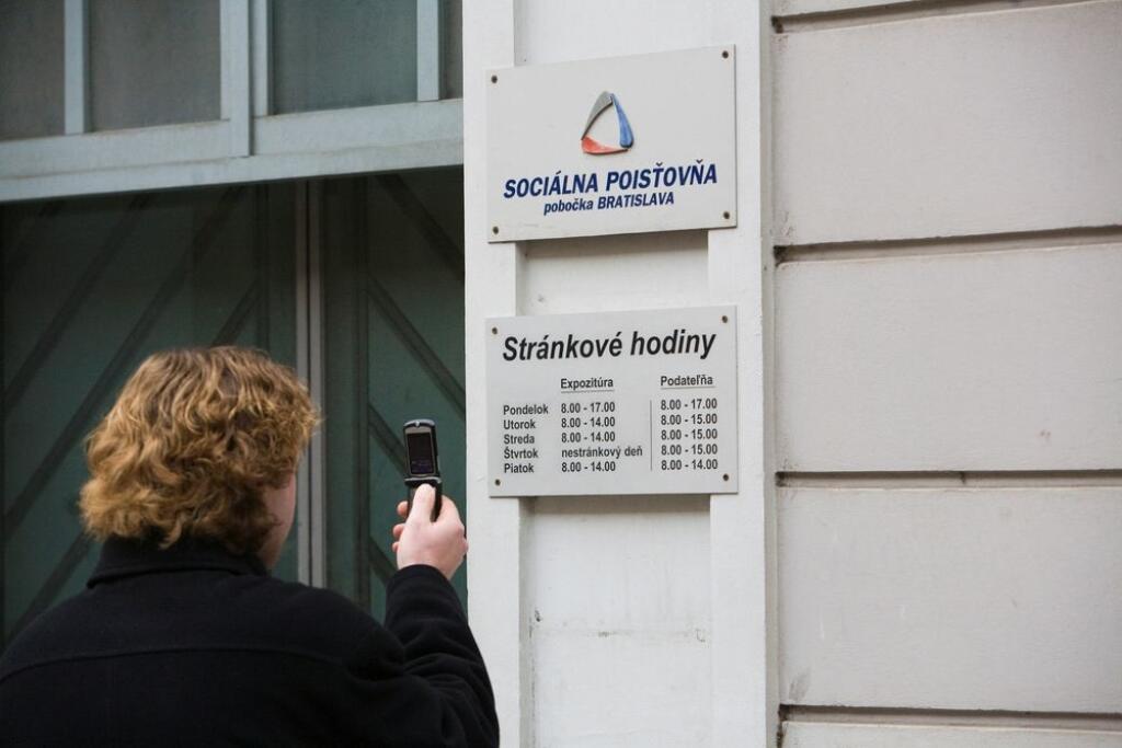 Štát vymaže časť dlhov v zdravotníctve, kupuje staré sekery Sociálnej poisťovne