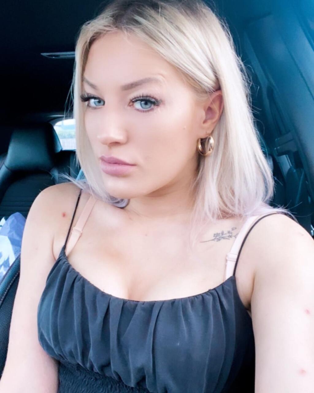 Sexi Elise Christie sa po znásilnení neuzavrela do seba podávala na dráhe veľkolepé výkony.