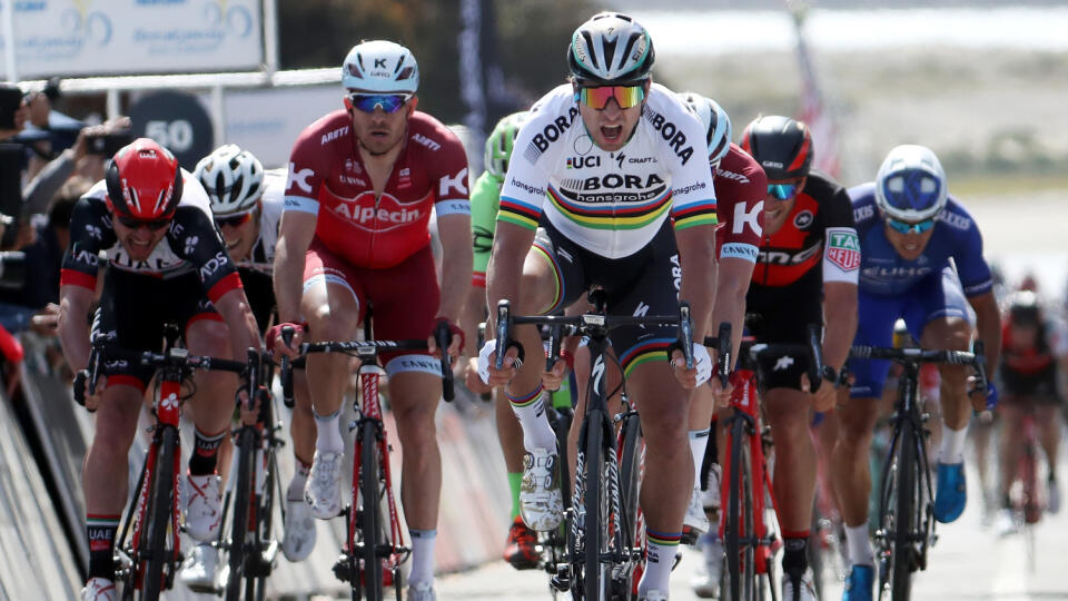 Peter Sagan (vpredu).