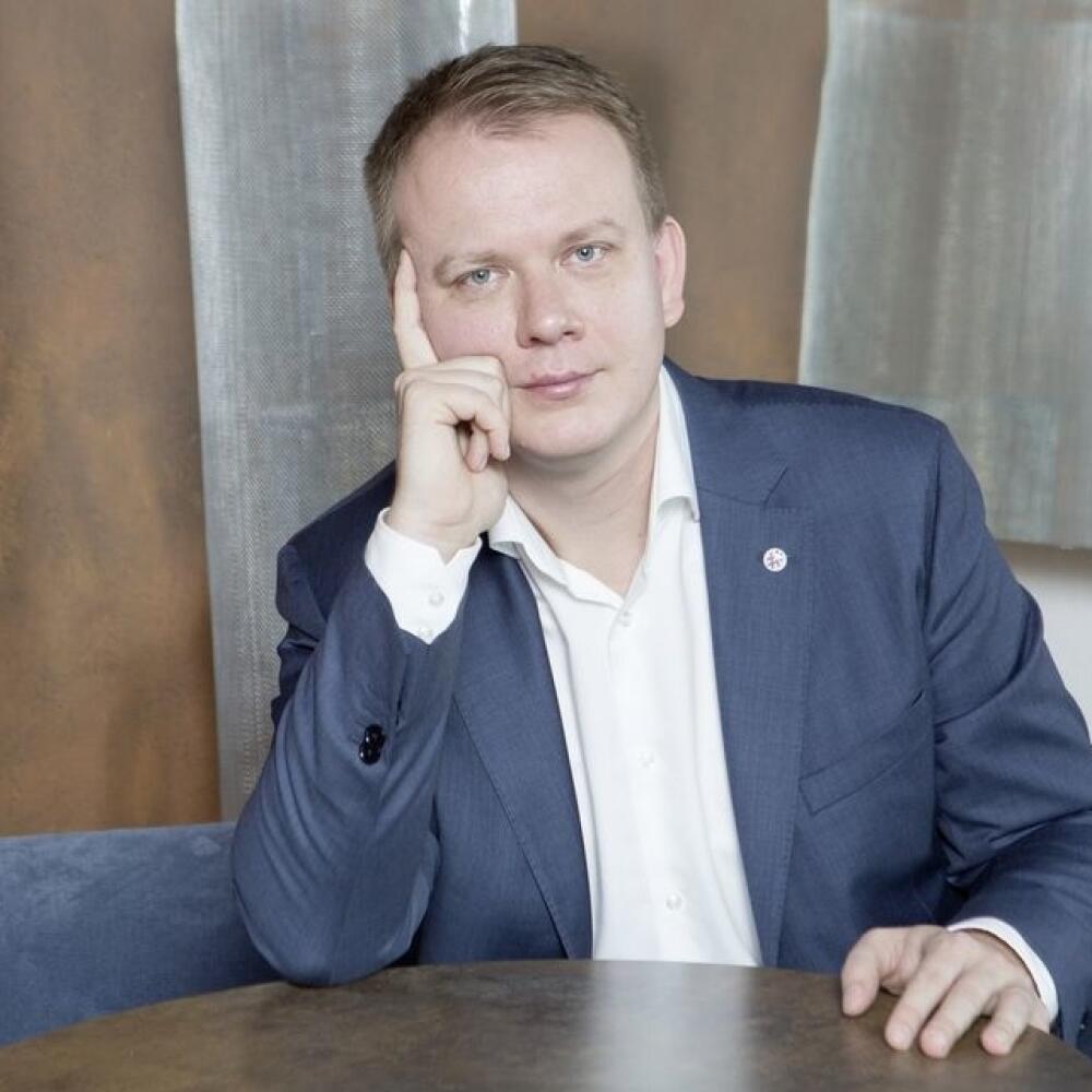 O expolitikovi Miroslavovi Beblavom nebolo dlho počuť. Teraz prišiel s informáciou, že práca jednej z poslankýň je plagiát.