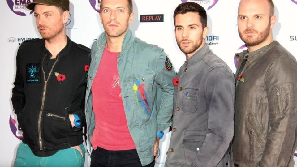 Skupina Coldplay a jej členovia Jonny Buckland, Chris Martin, Guy Berryman a Will Champion.
