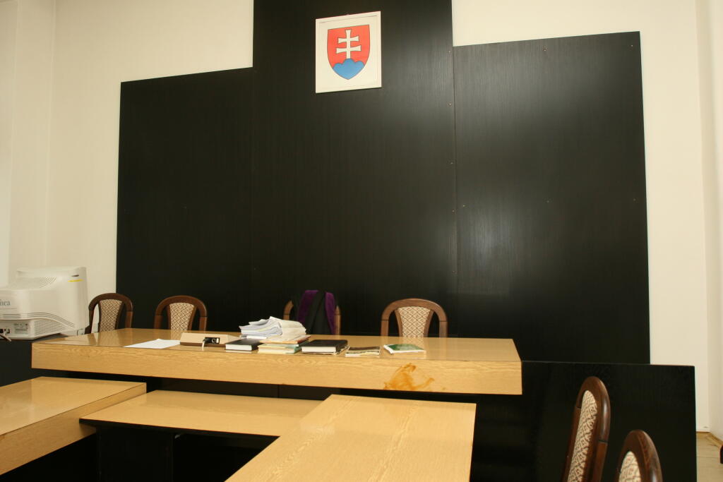 súdna sieň, spis, zákon, zákonník, súd, pojednávanie;Justičný palác;;7.6.2007 Bratislava;foto Marek Paulík
