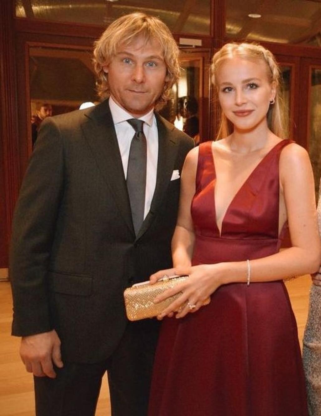 Pavel Nedvěd má s manželkou dve deti. Jedným z nich je dnes už 24-ročná Ivana, ktorá vyrástla naozaj do krásy.