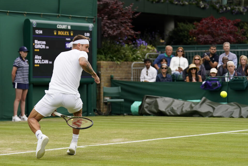 Molčanov ďalším súperom bude v sobotu jedenásty nasadený Gironov krajan Taylor Fritz. Molčan na tráve All England Clubu vyrovnal svoje grandslamové maximum z vlaňajšieho US Open.