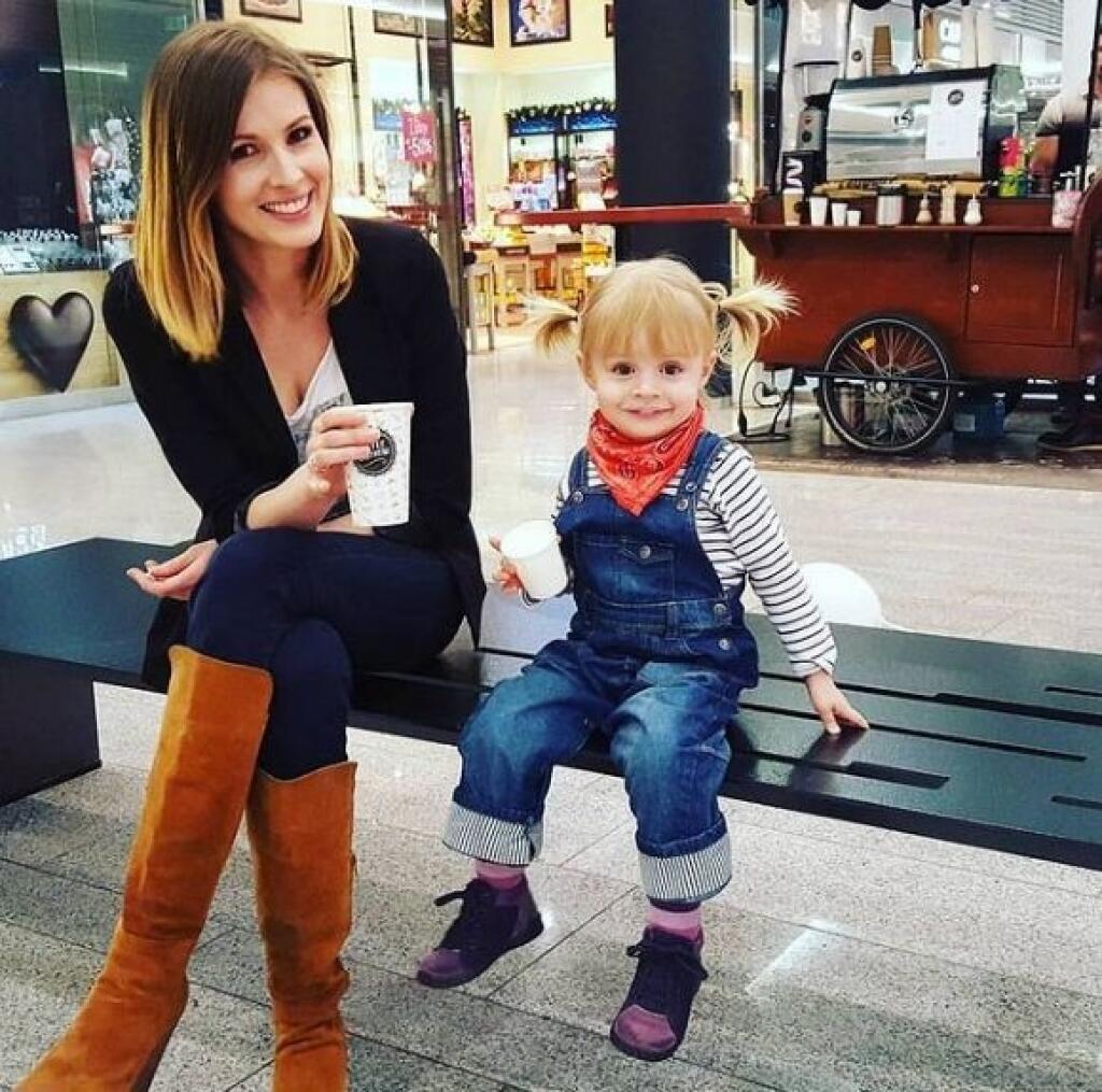 Miriam Kalisová s dcérou Miou.