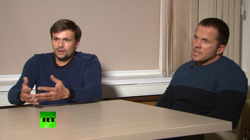 WA 35 Moskva - Alexandr Petrov a Ruslan Boširov - Rusi, ktorí sú podľa Británie podozriví z otravy ruského dvojitého agenta Sergeja Skripaľa a jeho dcéry Julije v anglickom meste Salisbury počas rozhovoru pre televíziu RT v Moskve 13. septembra 2018. Obaja tvrdia, že do tohto mesta prišli ako turisti. Skripaľ a jeho dcéra sa stali 4. marca v anglickom meste Salisbury terčom útoku, pri ktorom bola podľa tamojších vyšetrovateľov použitá nervovoparalytická látka novičok, vyvinutá v 70. a 80. rokoc