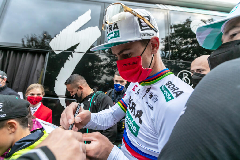 Na snímke je Peter Sagan počas druhej etapy cyklistických pretekov Okolo Slovenska s cieľom v Dolnom Kubíne.