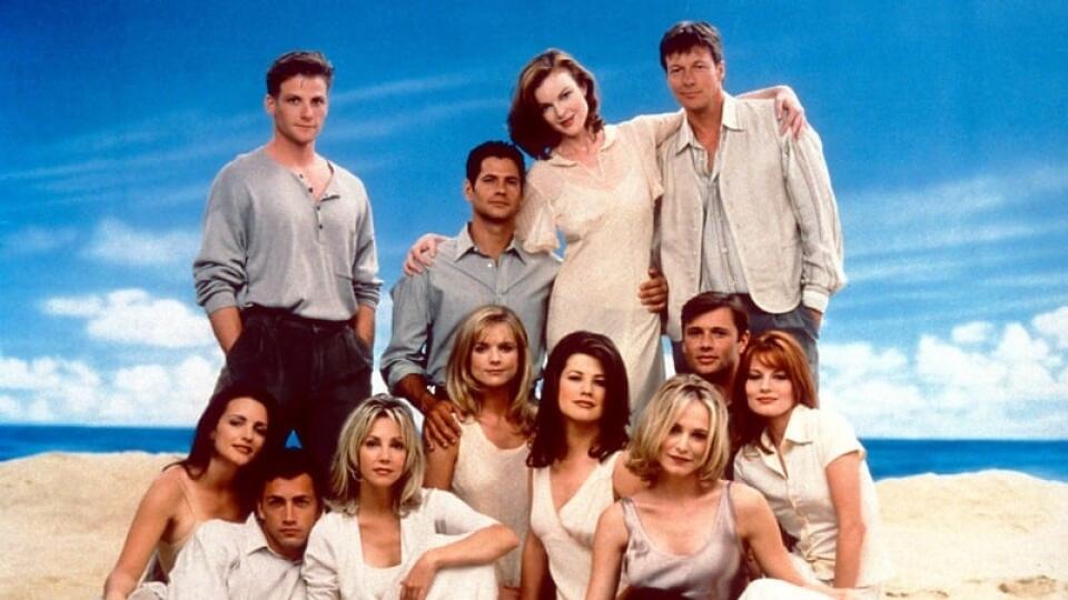 Seriál Melrose Place sa vysielal v rokoch 1992 až 1999 a hercom priniesol slávu.