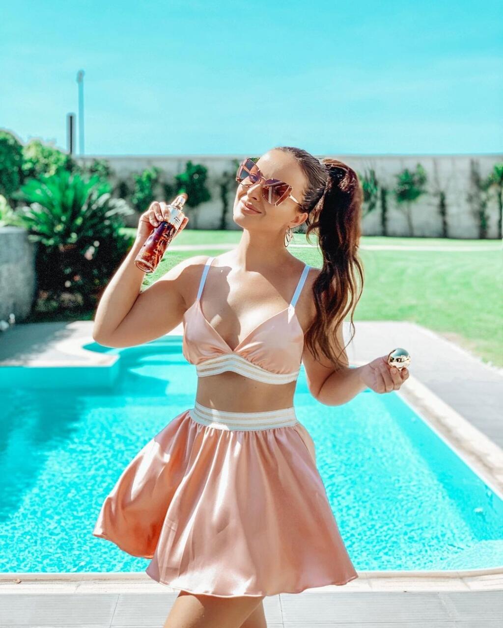 Twiinska Daniela Nízlová si po boku Lobotku užívala luxus.