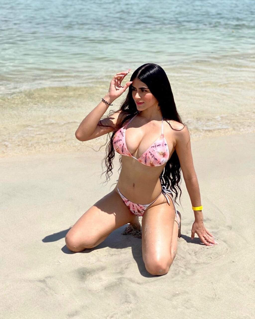 To, že Valeria nemá s vyzliekaním problém, dokazuje sexi fanúšička pravidelne. Na instagrame nemá problém predviesť, čo skrýva v spodnej bielizni a na dráždivých fotkách sa vynímajú najmä jej obrovské prsia.