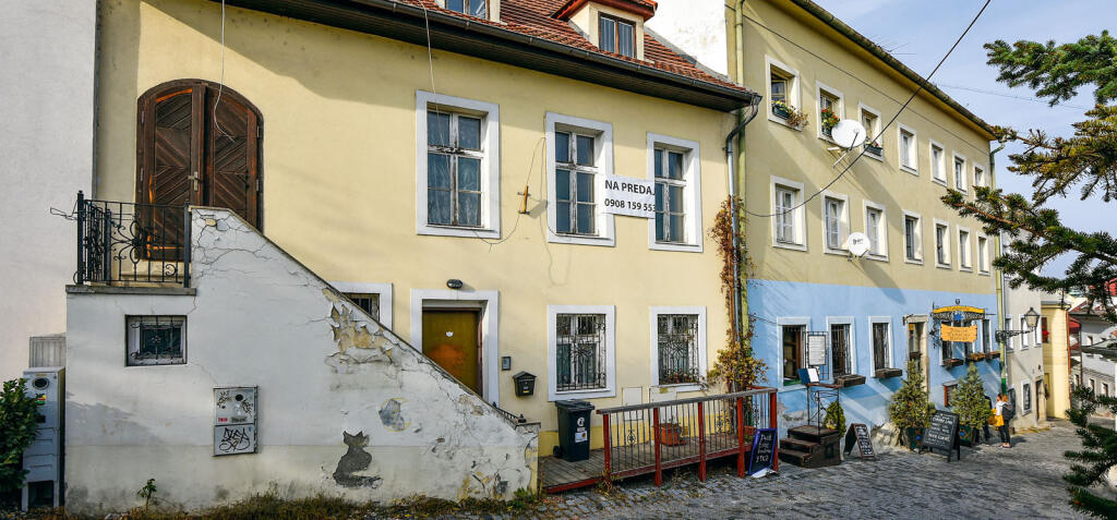 S nájomnými bytmi Bratislava zaspala. Vallo to chce zmeniť, stavať ich idú aj ďalší