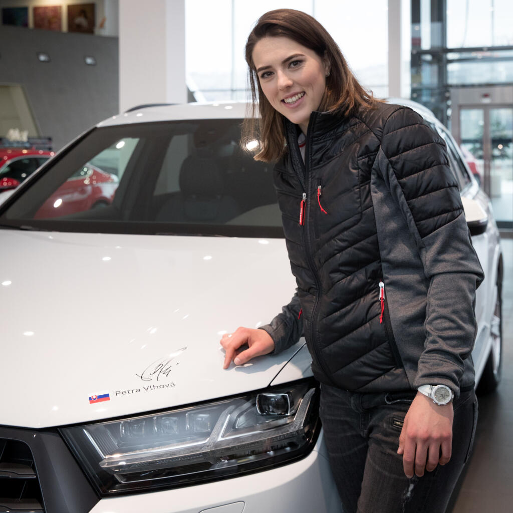 Petra Vlhová už niekoľko rokov spolupracuje so značkou Audi, ktoré zásobuje lyžiarsku hviezdu luxusnými modelmi.