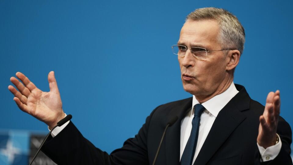 EBE 52 Brusel - Na snímke generálny tajomník NATO Jens Stoltenberg na tlačovej konferencii počas mimoriadneho summitu Severoatlantickej aliancie, ktorý je venovaný Ukrajine v Bruseli 24. marca 2022. FOTO TASR/AP
NATO Secretary General Jens Stoltenberg speaks during a media conference during an extraordinary NATO summit at NATO headquarters in Brussels, Thursday, March 24, 2022. As the war in Ukraine grinds into a second month, President Joe Biden and Western allies are gathering to chart a pat