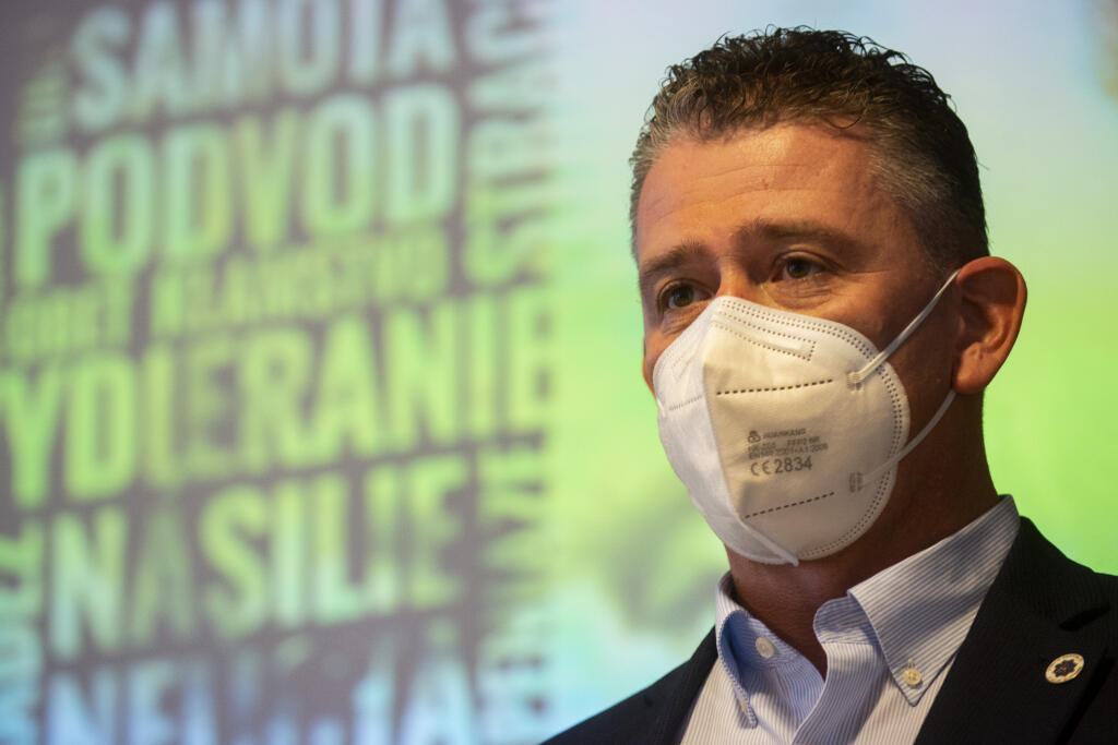 Na snímke minister vnútra SR Roman Mikulec (OĽaNO) počas tlačovej konferencie na tému Ochrana zraniteľných v čase asistovaného sčítania obyvateľov 13. apríla 2021 v Bratislave. FOTO TASR - Jakub Kotian