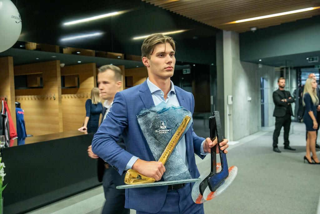 O podpis či fotografiu draftovej jednotky NHL je obrovský záujem.