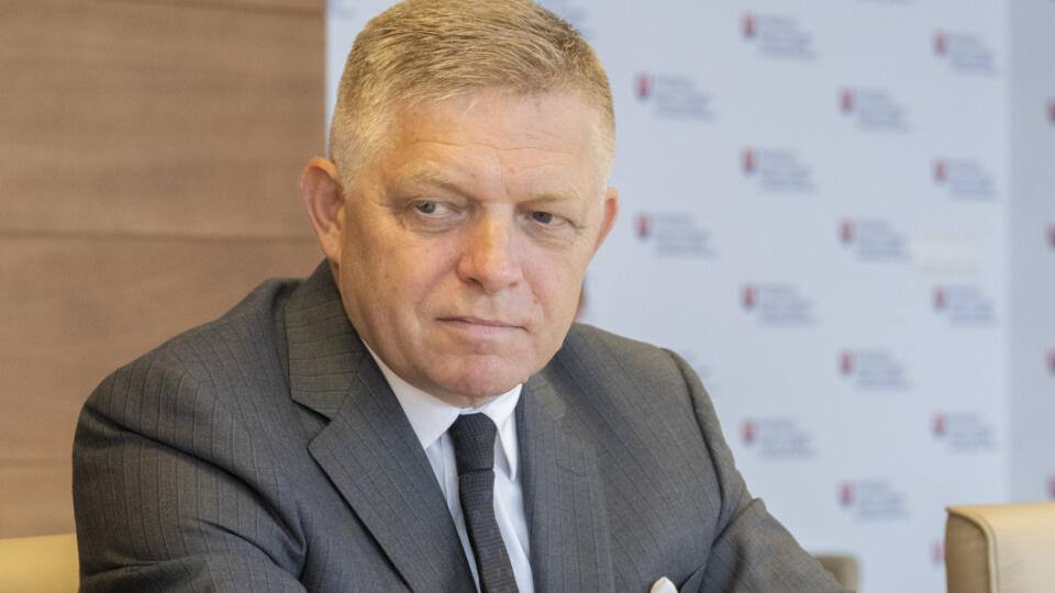Predseda vlády SR Robert Fico navštívil Ministerstvo školstva
