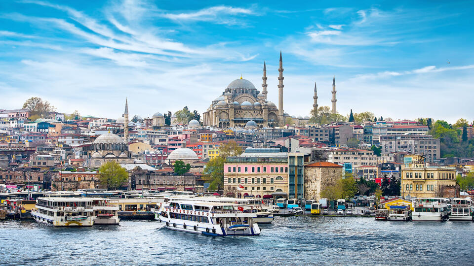 Istanbul v Turecku je multikultúrne mesto a preto ho milujete.