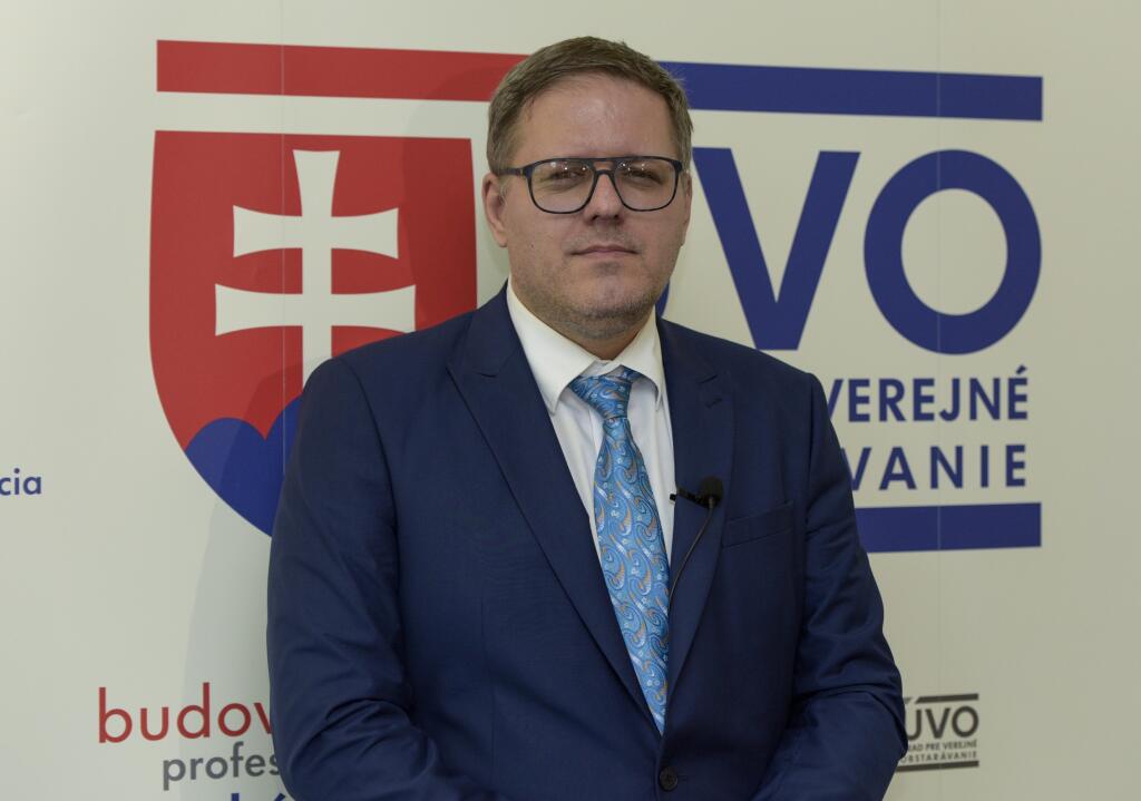 Predseda Úradu pre verejné obstarávanie Peter Kubovič počas tlačovej konferencie Úradu pre verejné obstarávanie