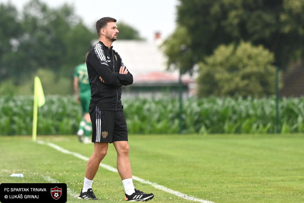 Tréner Spartaka Trnava nebol po prípravných zápasoch veľmi spokojní. Hráči robili fatálne individuálne chyby.