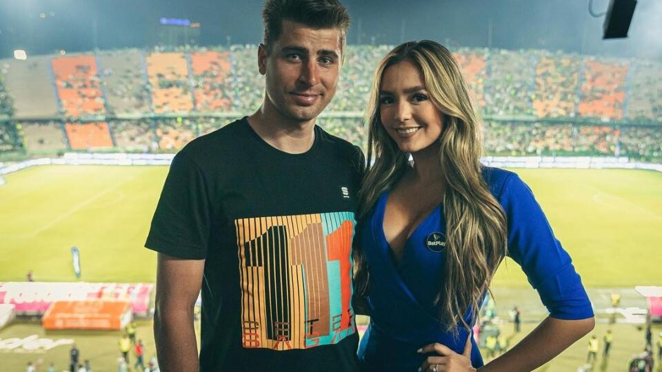 Aj hostesky na štadióne sa o neho išli potrhať.