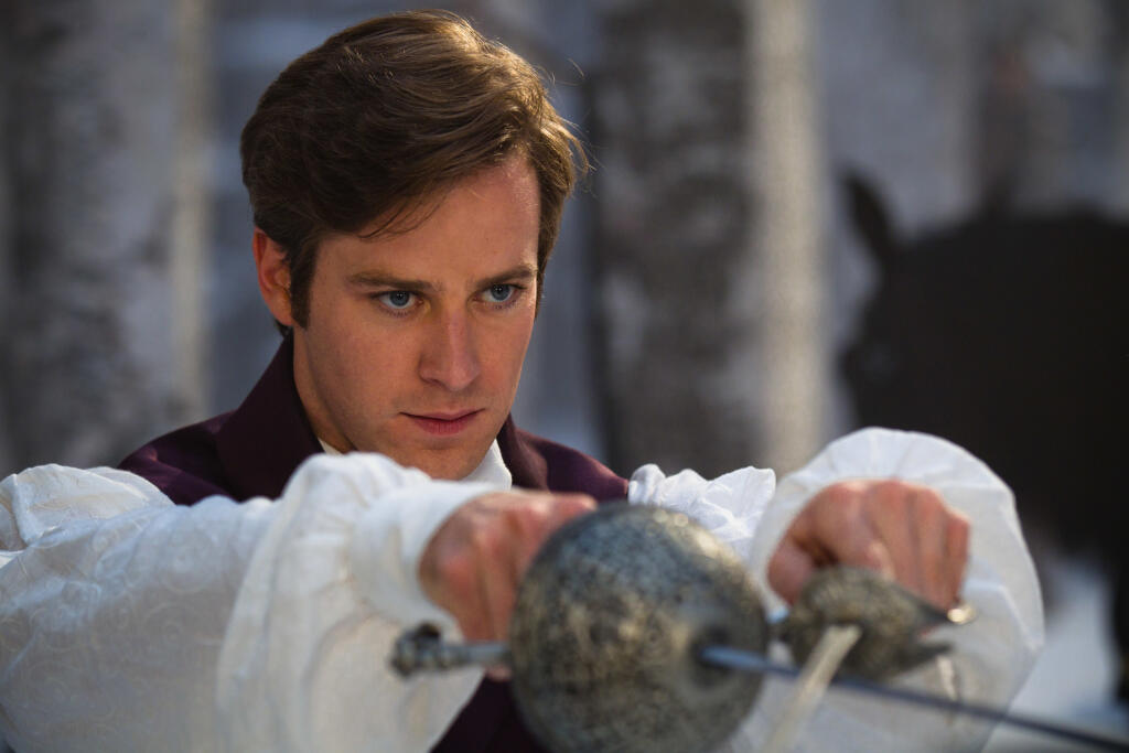 Armie Hammer ako princ v POPOLUŠKE.