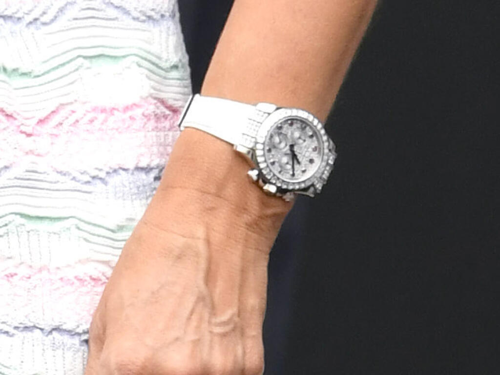 Mirka často mení hodinky. Keďže jej manžel bol tvárou spoločnosti Rolex, na jej rukách nechýbala práve táto značka. Často sa cena hodiniek pohybuje v stovkách tisícok eur.