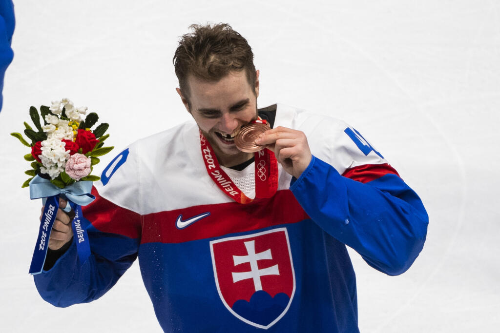 Miloš Roman – KYSUCKÉ NOVÉ MESTO
Ani o útočníkovi Romanovi sa toho pred ZOH v Pekingu veľa nevedelo. Jeden z troch Kysučanov v slovenskom tíme mal však na ľade svoje úlohy, ktoré si aj spoľahlivo plnil.
