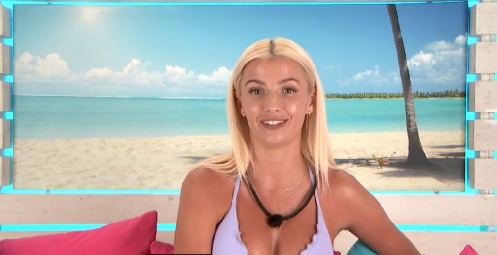 Laura z Love Island bez mejkapu.