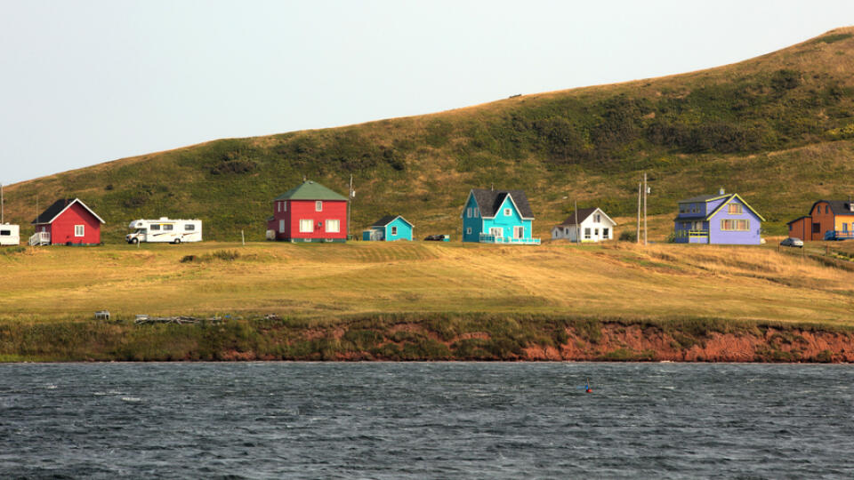 Colourful,House,Along,The,Water,On,Magdalen,Island,In,Canada