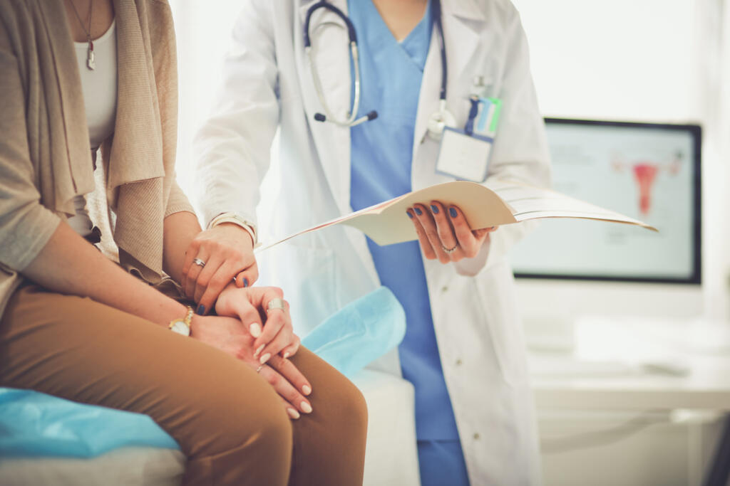 Pravidelná prevencia je základom zdravia. „Konzultovať svoj zdravotný stav s lekárom a zdôveriť sa mu so všetkými zdravotnými ťažkosťami nie je hanba. Naopak, práve preventívne prehliadky či už u gynekológa alebo všeobecného lekára vedia včas odhaliť zdravotné komplikácie a liečiť ich. Samozrejme, liečbu je potrebné aj dodržiavať,“ upresňuje MUDr. Španka.