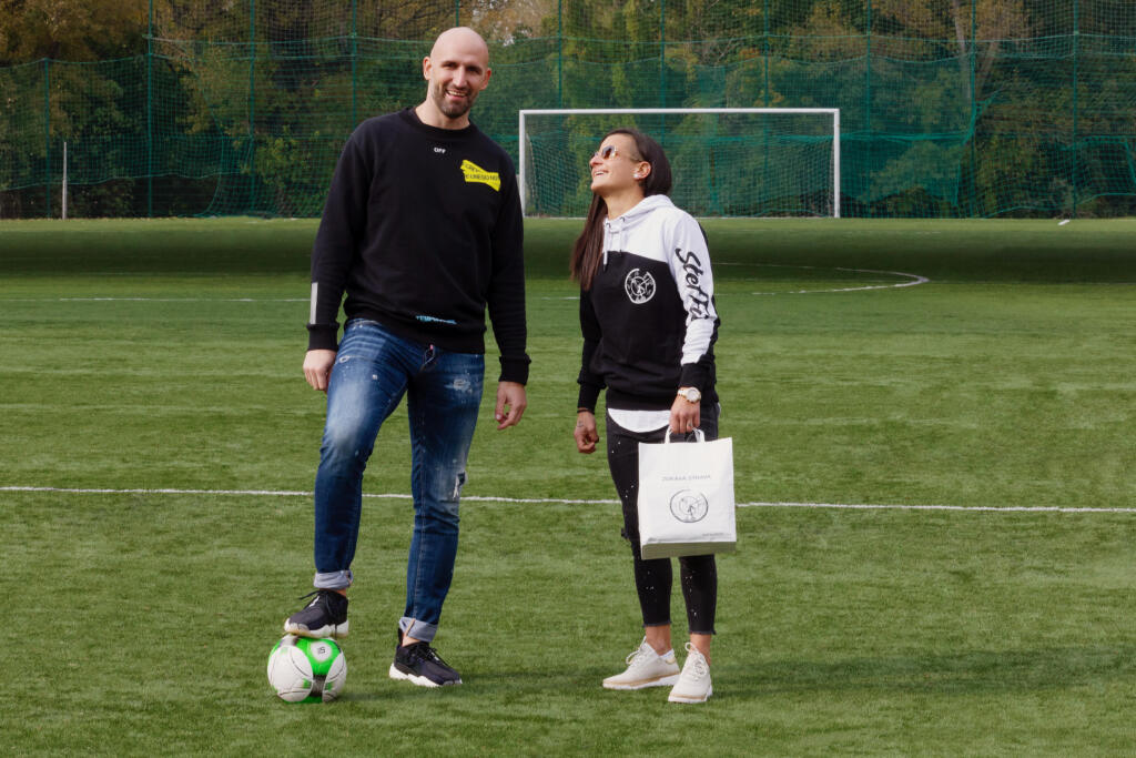 Keď bola mladšia obdivovala všetkých futbalistov, ktorý pôsobili v Slovane. Na snímke s Róbertom Vittekom.