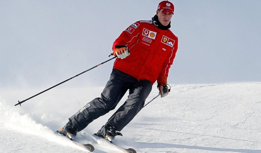 Schumacher sa rád chodil lyžovať. Jedna z lyžovačiek však dopadla neslávne, pred ôsmimi rokmi utrpel úraz hlavy, keď narazil do skaly.