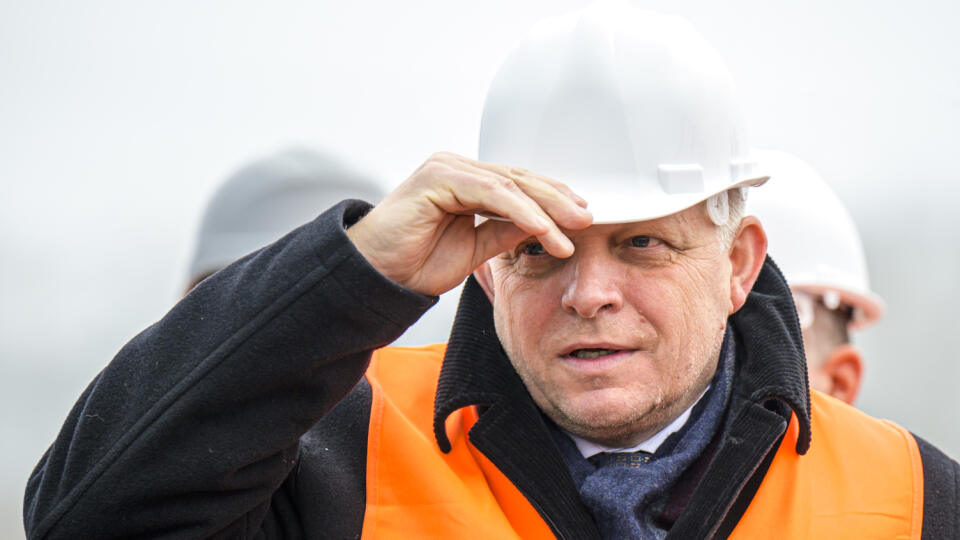 Na snímke predseda vlády SR Robert Fico (Smer-SD) počas tlačovej konferencie o prebiehajúcej výstavbe novej vojenskej nemocnice v Prešove 17. januára 2025. FOTO TASR - Veronika Mihaliková