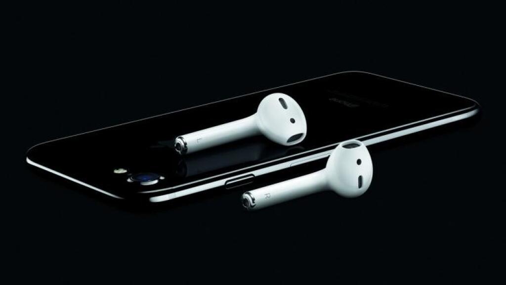 iPhone 7: Vodeodolný, s dvomi kamerami, no bežné slúchadlá nepripojíte