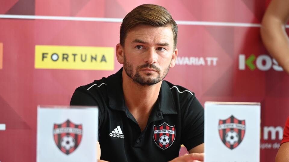 Na snímke tréner Michal Gašparík počas tlačovej konferencie FC Spartak Trnava pred začiatkom novej sezóny 2021/2022 v Trnave v piatok 2. júla 2021. FOTO TASR - Lukáš Grinaj