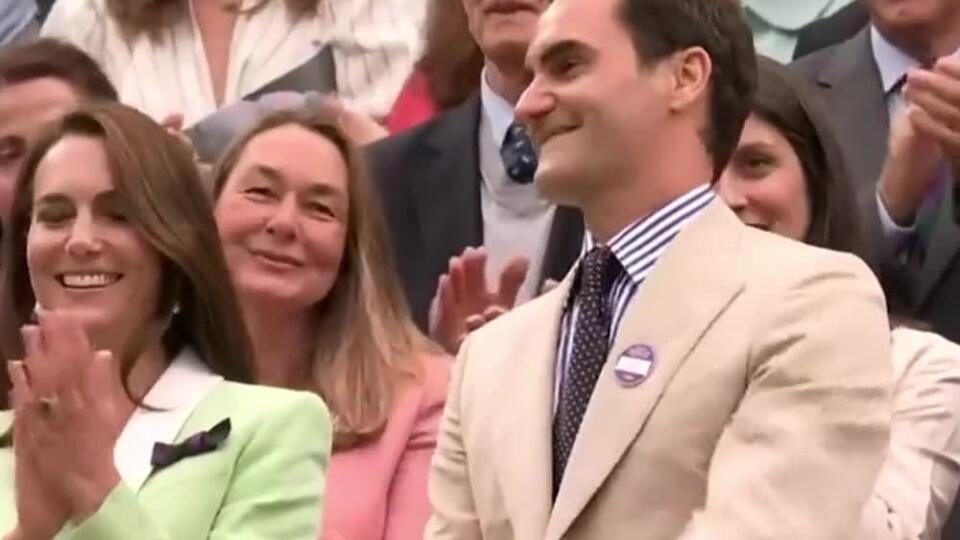 Federer opäť na Wimbledone: Bozk manželke Mirke a úsmevy s vojvodkyňou Kate