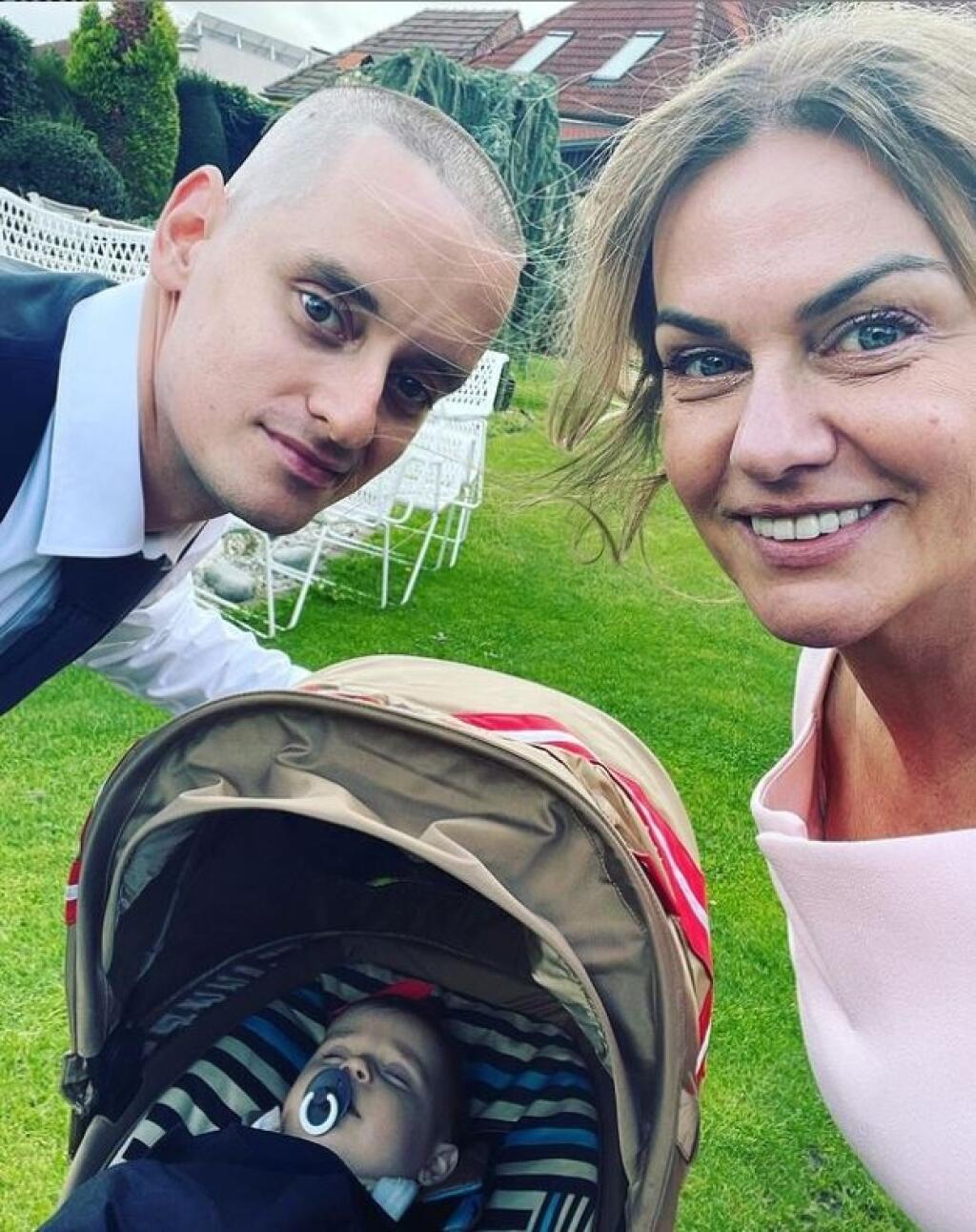 Monika Beňová so synom a dcérou