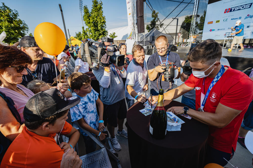 Grigar v Šamoríne rozdával autogramy a pózoval na fotografiách. Medzi požiadavkami fanúšikov sa našla aj jedna poriadne bizarná.