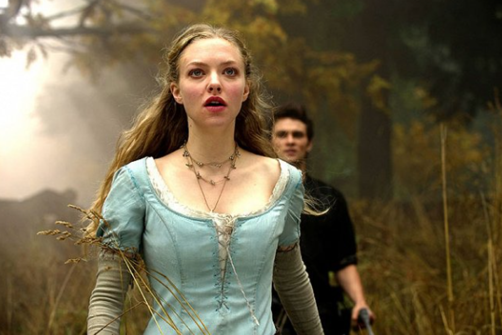 Amanda Seyfried ako Červená Čiapočka
