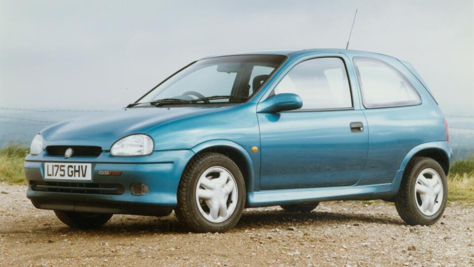 Pôvodný Opel Corsa GSi s motorom 1,6 16v (na obrázku so znakom Vauxhall)